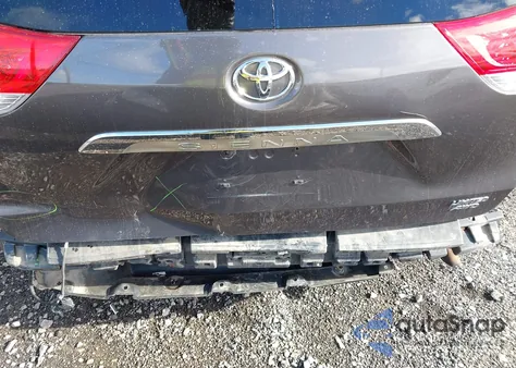 2011 Toyota Sienna Limited z USA, uszkodzony, nr VIN 5TDDK3DC2BS028979